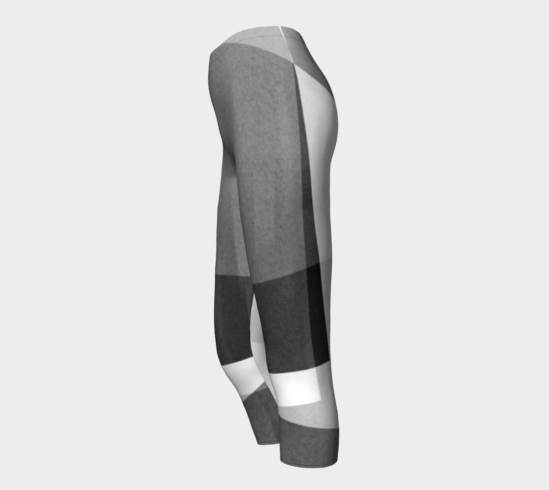 Razor Sharp Black Capris - deloresartcanada