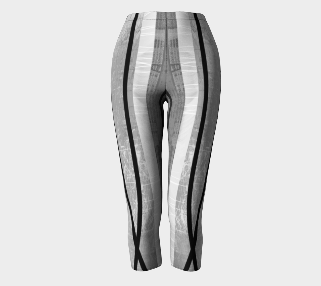 Coaxial Black Capris - deloresartcanada